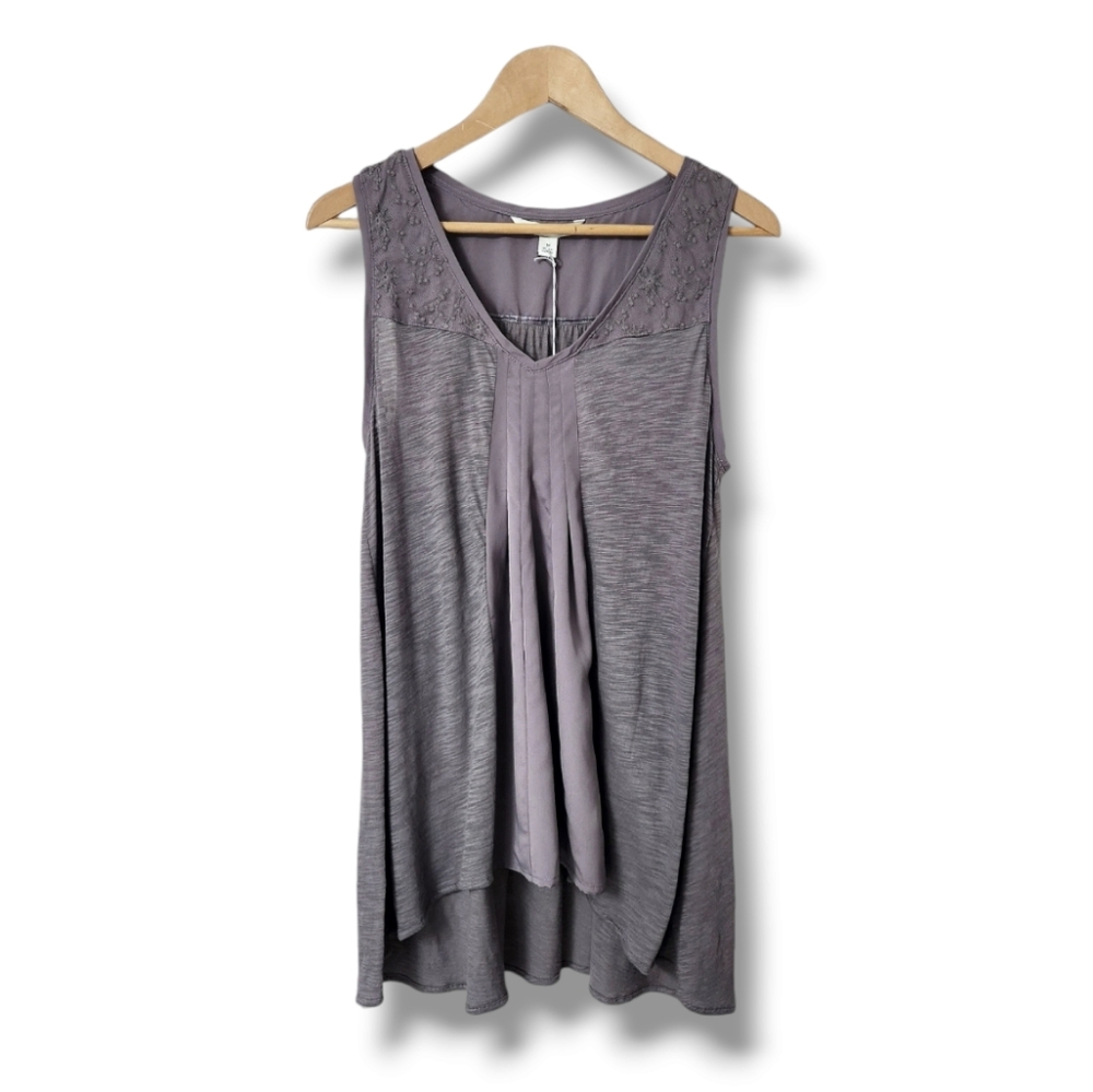 Lauren Conrad Flowy Pleated Sleeveless Top NWT | Medium